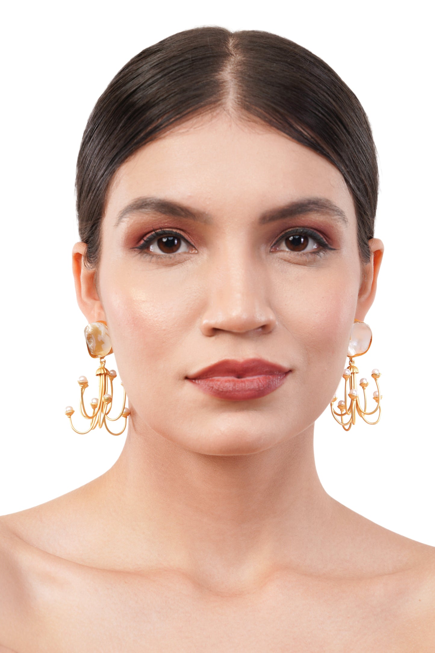 1Gm Gold Earing With Rounded Stone